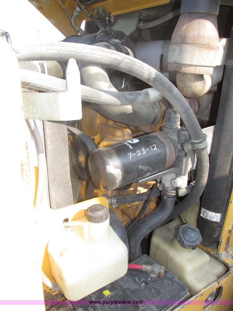 image for item H1218 2006 John Deere CT322 skid steer