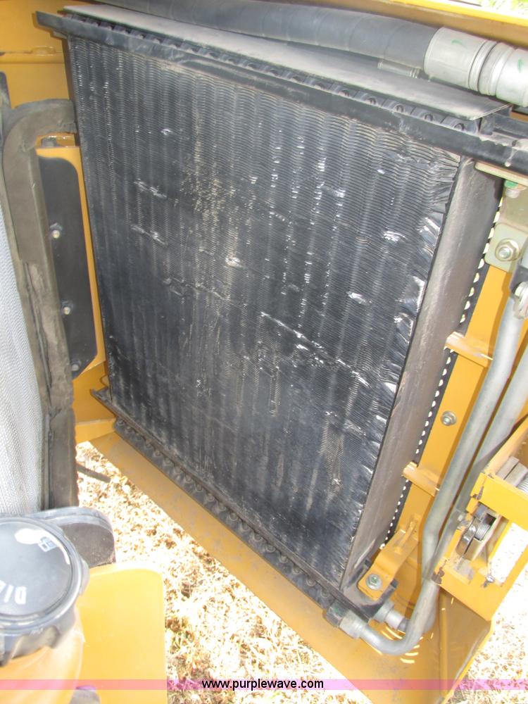 image for item H1218 2006 John Deere CT322 skid steer