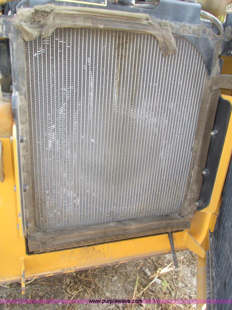 image for item H1218 2006 John Deere CT322 skid steer