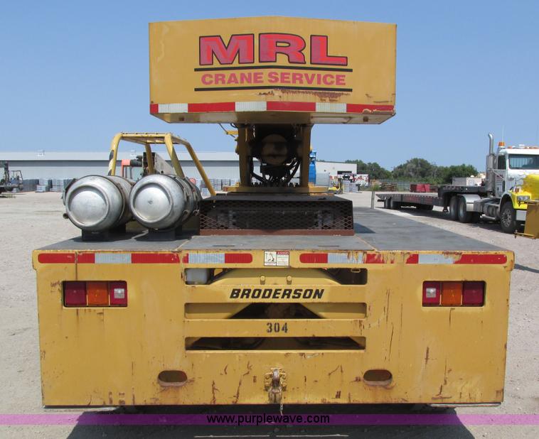 image for item H1222 1998 Broderson IC-200-2C carry deck crane