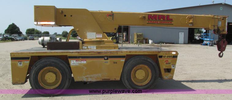 image for item H1222 1998 Broderson IC-200-2C carry deck crane