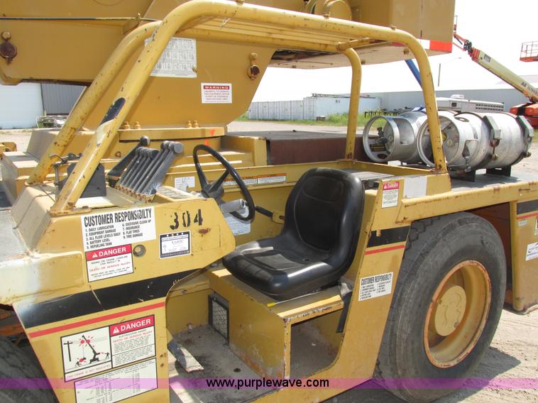 image for item H1222 1998 Broderson IC-200-2C carry deck crane