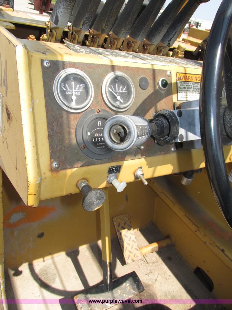 image for item H1222 1998 Broderson IC-200-2C carry deck crane