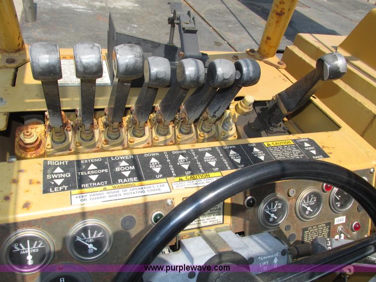 image for item H1222 1998 Broderson IC-200-2C carry deck crane