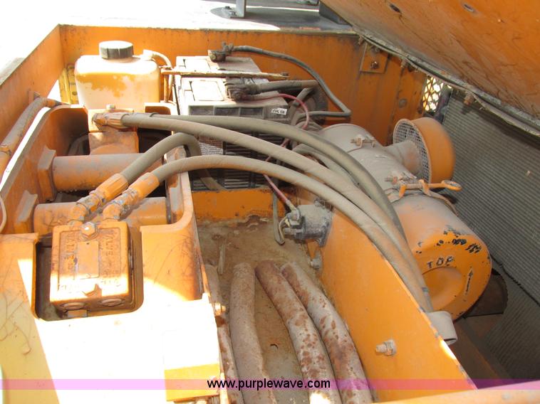 image for item H1222 1998 Broderson IC-200-2C carry deck crane