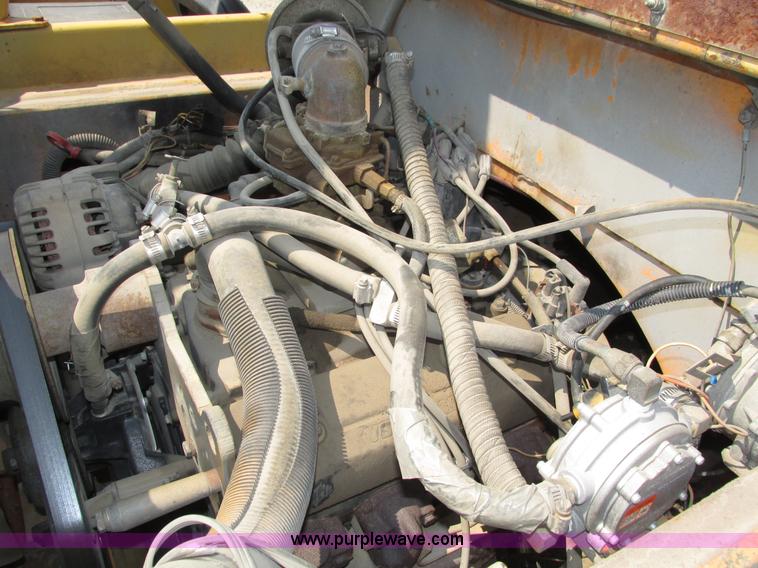 image for item H1222 1998 Broderson IC-200-2C carry deck crane