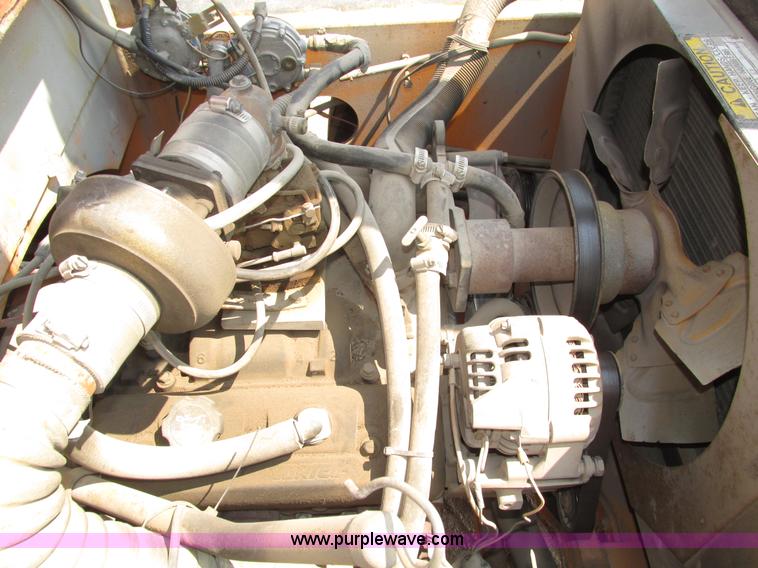 image for item H1222 1998 Broderson IC-200-2C carry deck crane