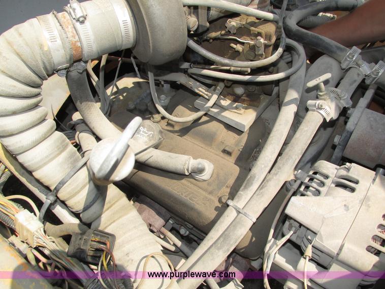 image for item H1222 1998 Broderson IC-200-2C carry deck crane