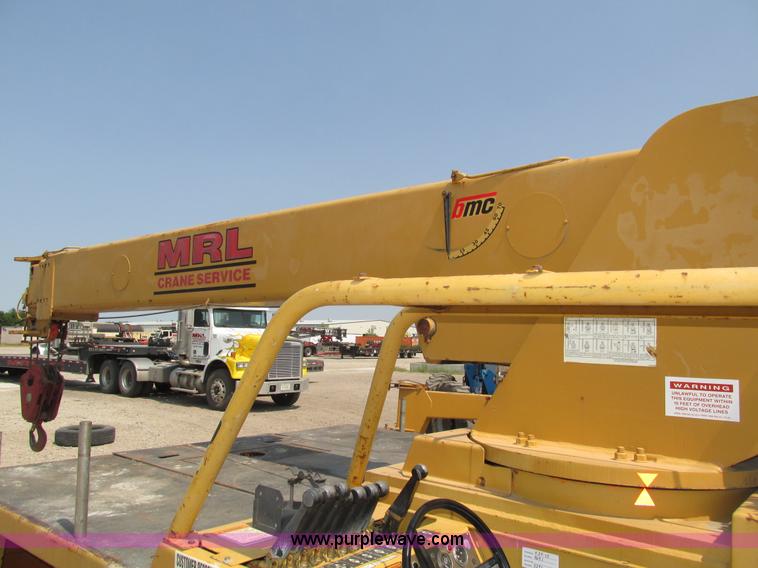 image for item H1222 1998 Broderson IC-200-2C carry deck crane