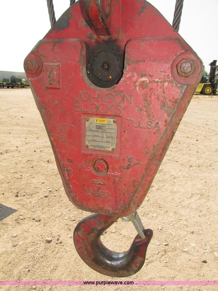 image for item H1222 1998 Broderson IC-200-2C carry deck crane