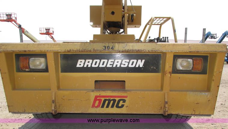 image for item H1222 1998 Broderson IC-200-2C carry deck crane