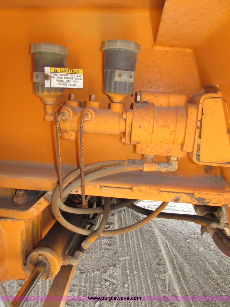 image for item H1222 1998 Broderson IC-200-2C carry deck crane