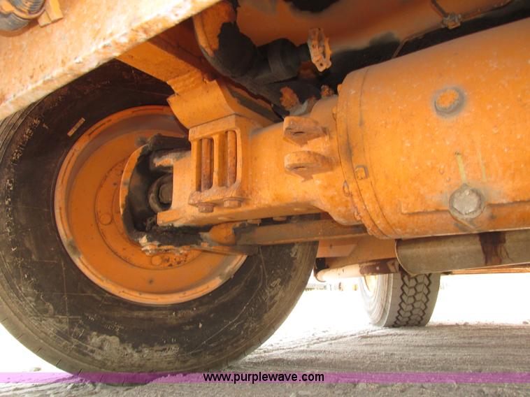 image for item H1222 1998 Broderson IC-200-2C carry deck crane