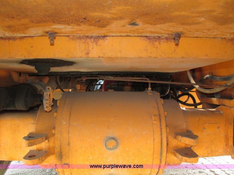 image for item H1222 1998 Broderson IC-200-2C carry deck crane