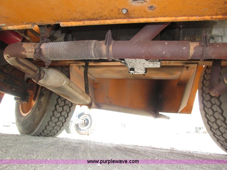 image for item H1222 1998 Broderson IC-200-2C carry deck crane