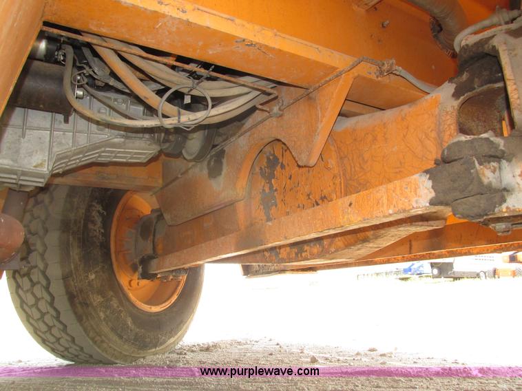 image for item H1222 1998 Broderson IC-200-2C carry deck crane