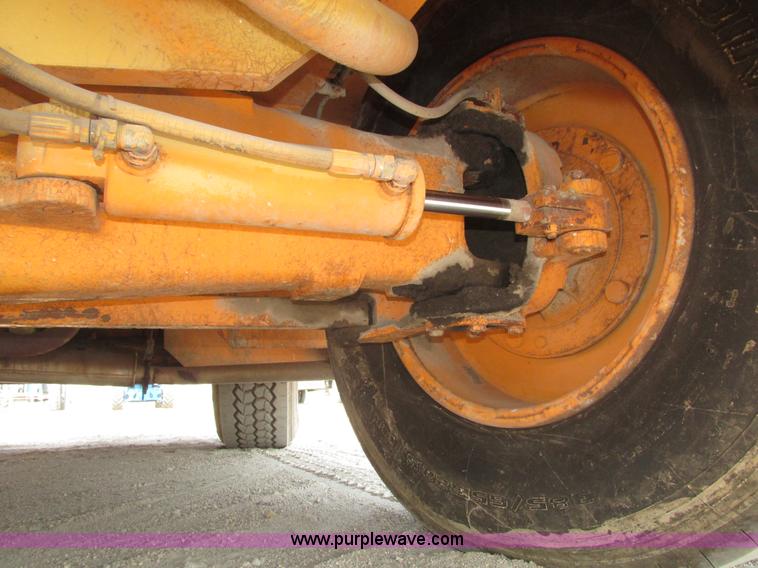 image for item H1222 1998 Broderson IC-200-2C carry deck crane