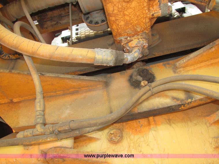 image for item H1222 1998 Broderson IC-200-2C carry deck crane