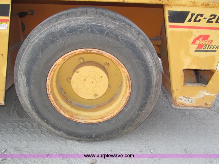 image for item H1222 1998 Broderson IC-200-2C carry deck crane