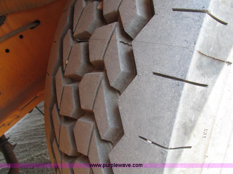 image for item H1222 1998 Broderson IC-200-2C carry deck crane