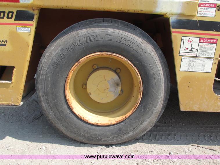 image for item H1222 1998 Broderson IC-200-2C carry deck crane