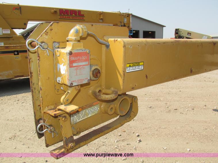 image for item H1222 1998 Broderson IC-200-2C carry deck crane