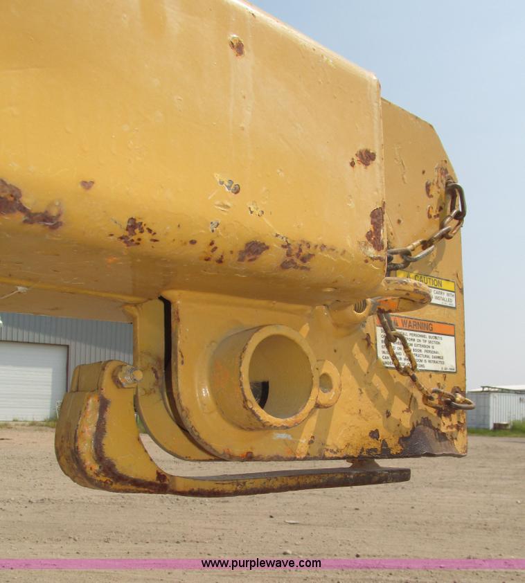 image for item H1222 1998 Broderson IC-200-2C carry deck crane