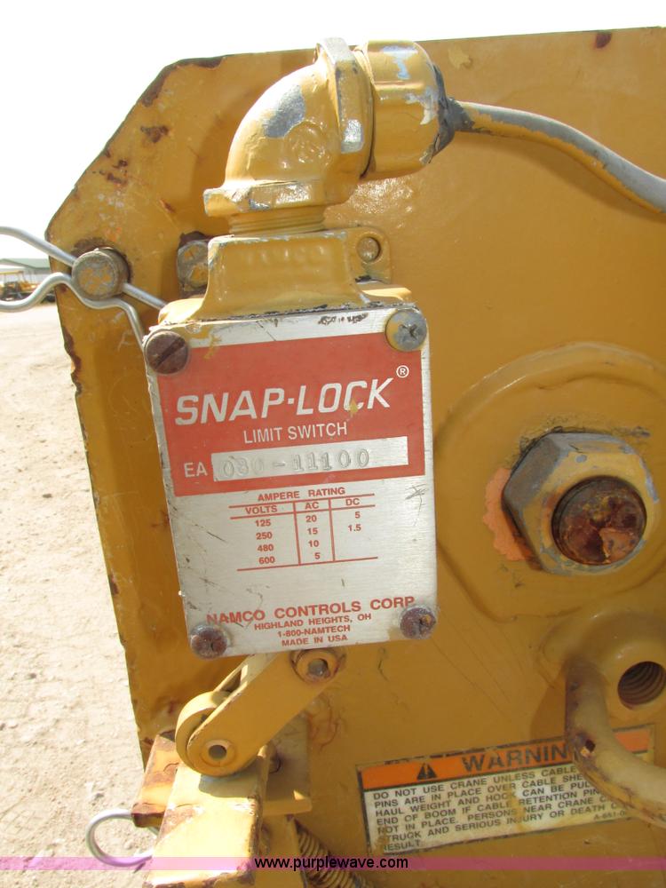 image for item H1222 1998 Broderson IC-200-2C carry deck crane