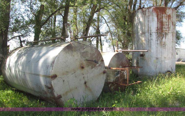 image for item H1223 (3) steel tanks