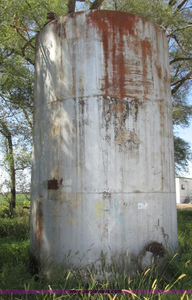 image for item H1223 (3) steel tanks