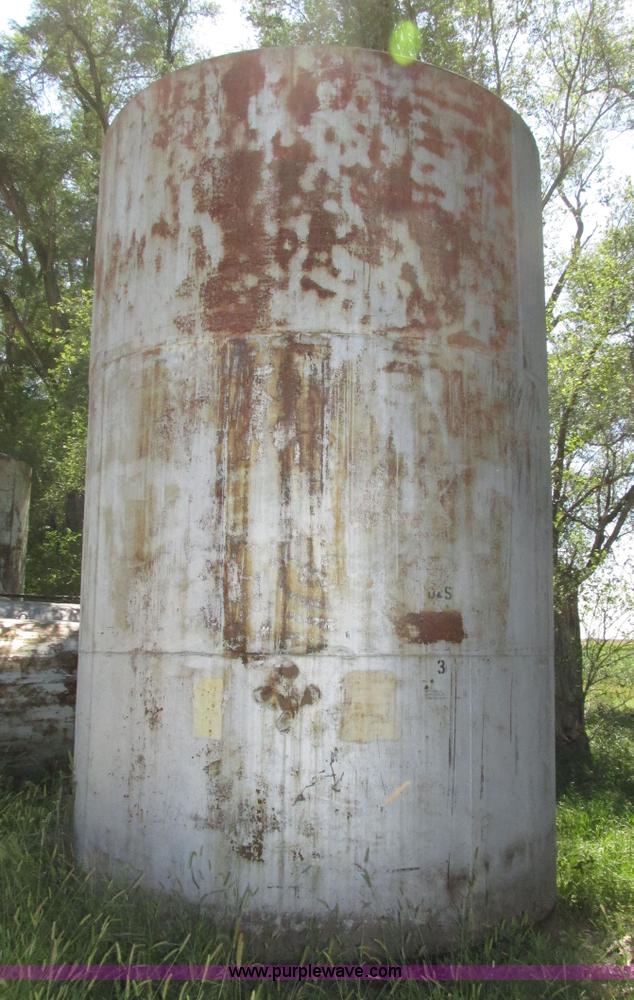 image for item H1223 (3) steel tanks