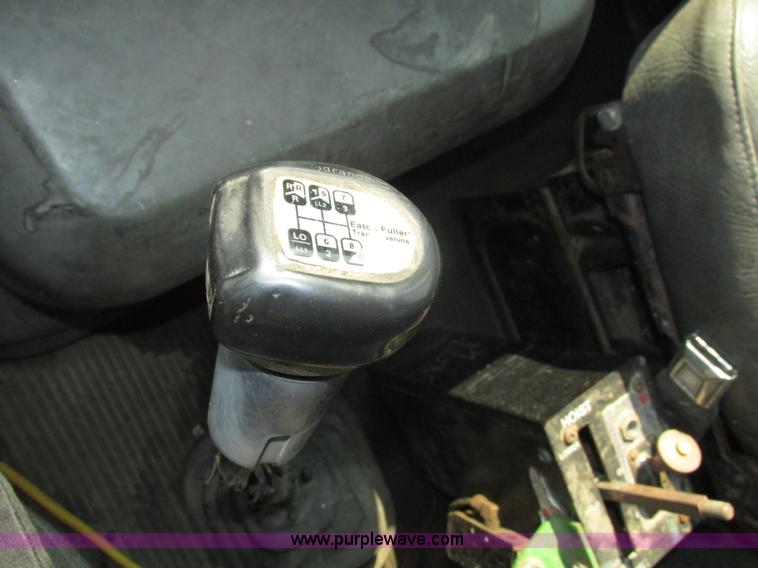 image for item H1225 1989 Ford LNT9000 spreader truck