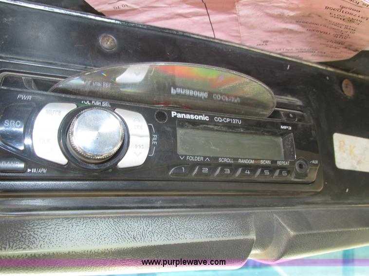 image for item H1225 1989 Ford LNT9000 spreader truck