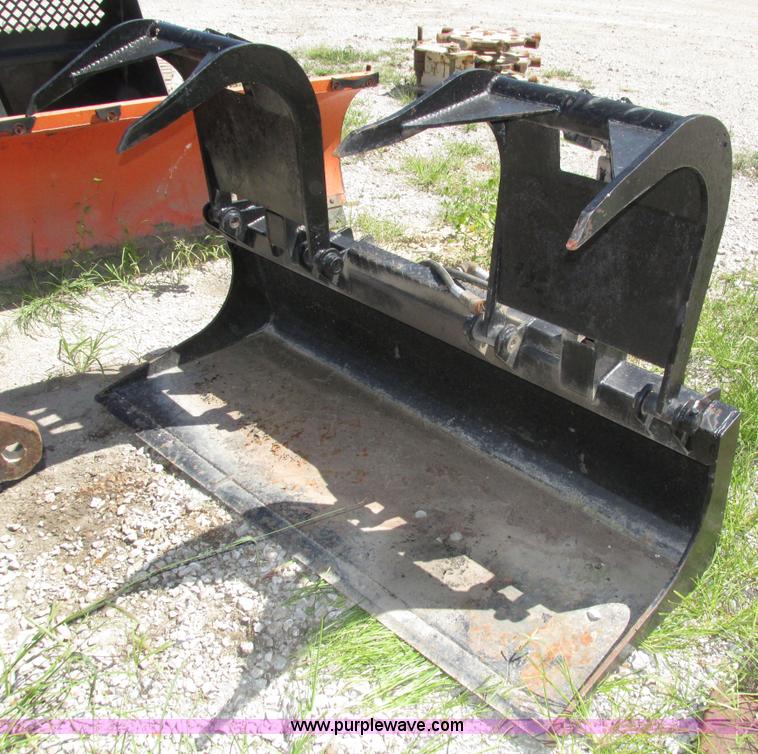 image for item H1226 Skid steer grapple bucket