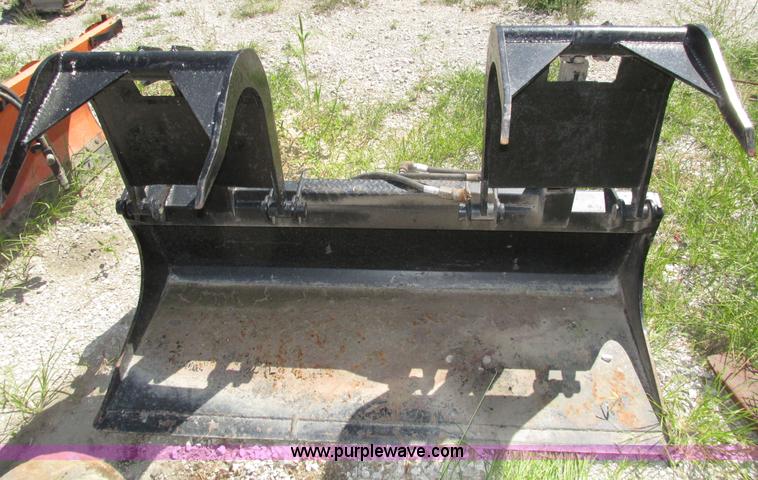 image for item H1226 Skid steer grapple bucket