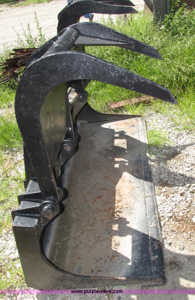 image for item H1226 Skid steer grapple bucket