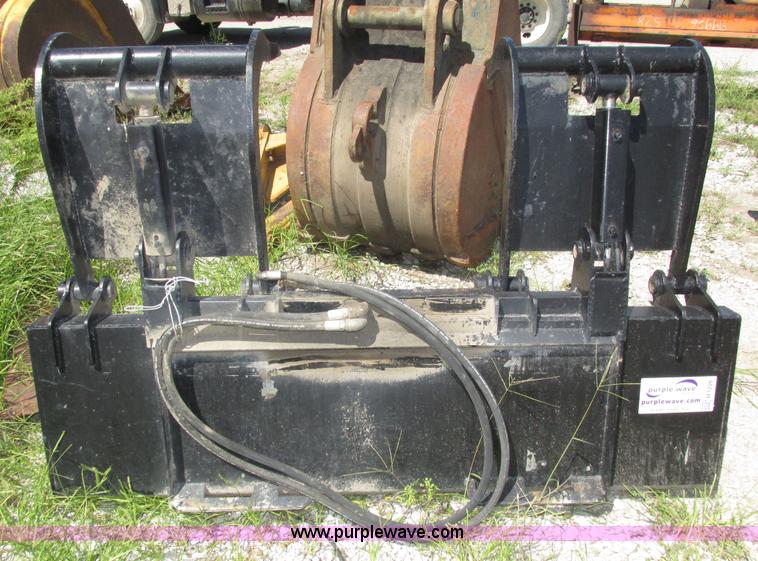 image for item H1226 Skid steer grapple bucket