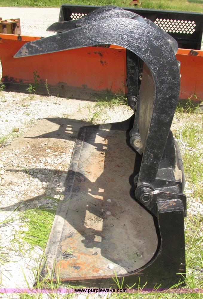 image for item H1226 Skid steer grapple bucket