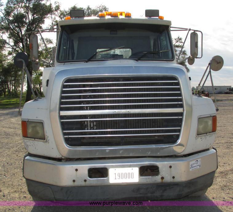 image for item H1236 1995 Ford LTA9000 Aero Max 106 semi truck