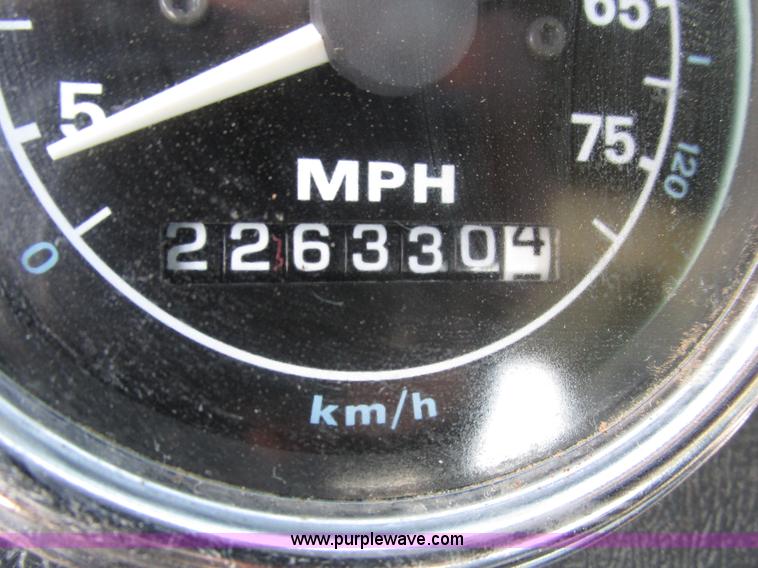 image for item H1236 1995 Ford LTA9000 Aero Max 106 semi truck