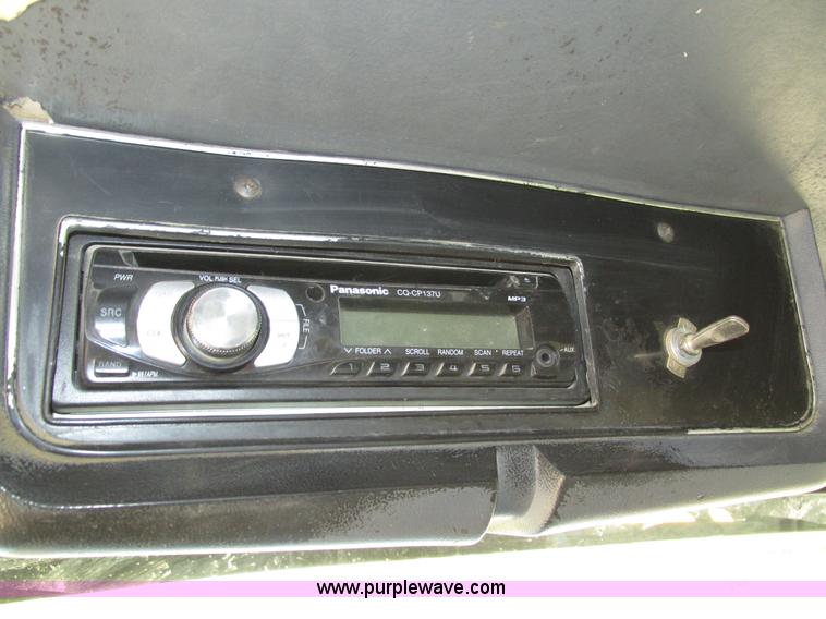 image for item H1236 1995 Ford LTA9000 Aero Max 106 semi truck