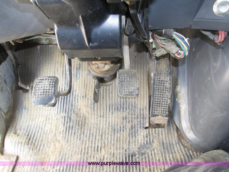 image for item H1236 1995 Ford LTA9000 Aero Max 106 semi truck