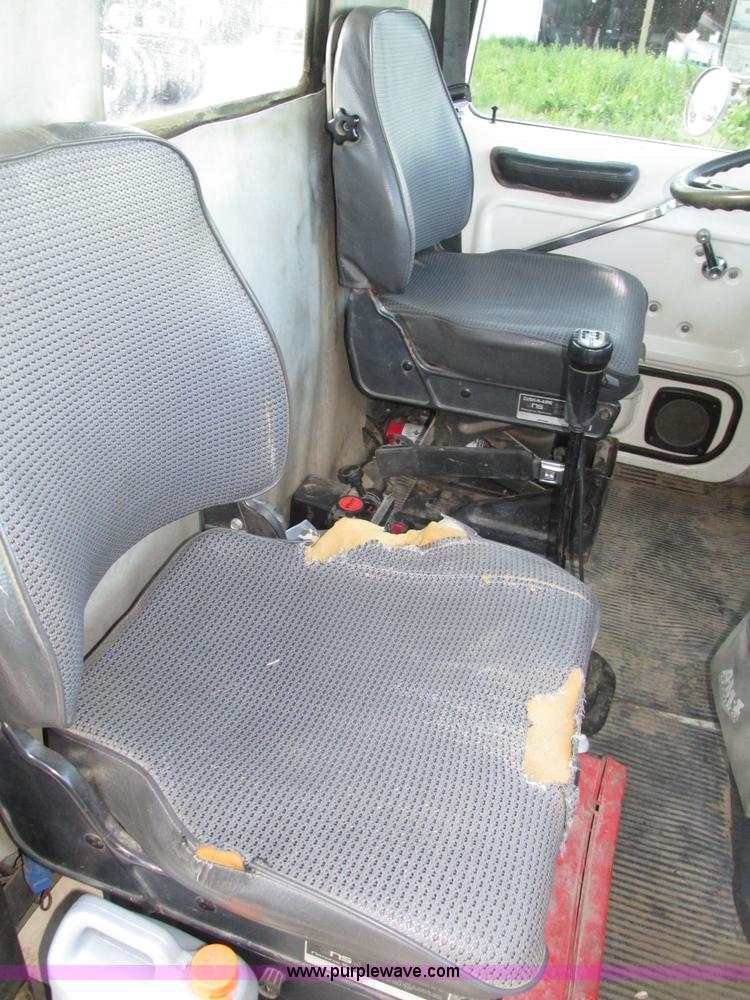 image for item H1236 1995 Ford LTA9000 Aero Max 106 semi truck