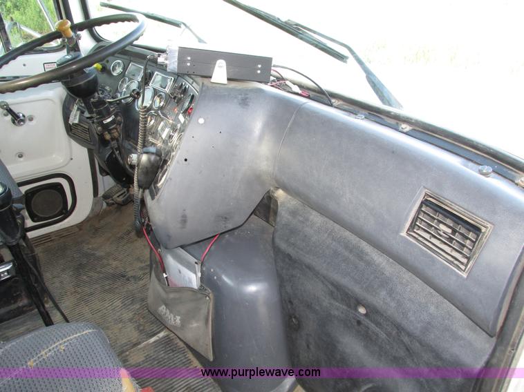 image for item H1236 1995 Ford LTA9000 Aero Max 106 semi truck