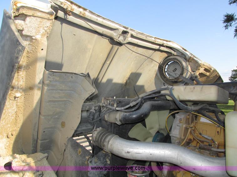 image for item H1236 1995 Ford LTA9000 Aero Max 106 semi truck