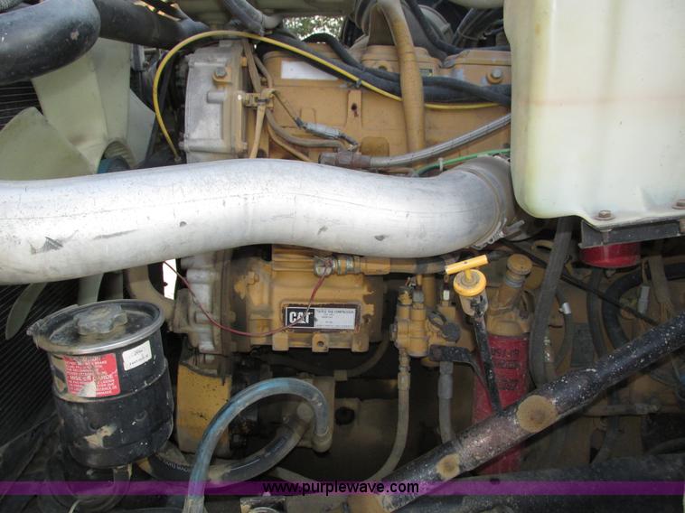 image for item H1236 1995 Ford LTA9000 Aero Max 106 semi truck