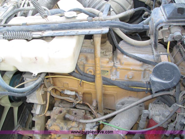 image for item H1236 1995 Ford LTA9000 Aero Max 106 semi truck