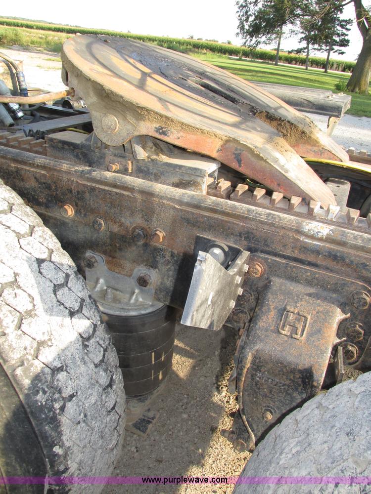 image for item H1236 1995 Ford LTA9000 Aero Max 106 semi truck