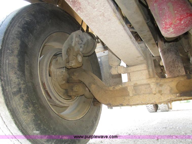 image for item H1236 1995 Ford LTA9000 Aero Max 106 semi truck