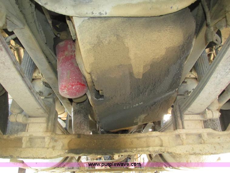 image for item H1236 1995 Ford LTA9000 Aero Max 106 semi truck